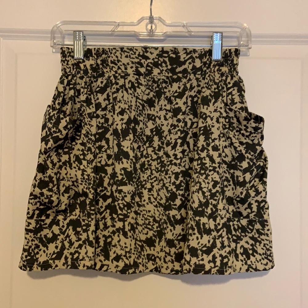 Mini skirt with pockets